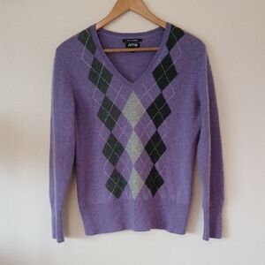 Apt. 9 Lavendar Purple Argyle Cashmere Sweater Vneck Soft